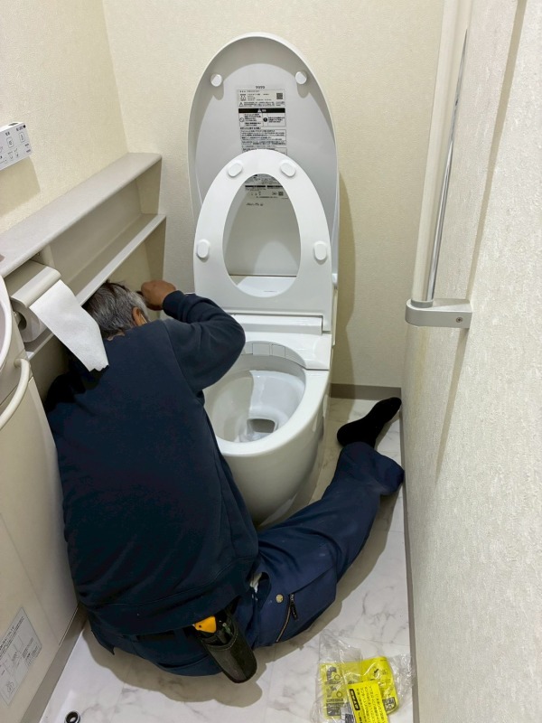 【横浜市青葉区】TOTOトイレリフォームとサンゲツのクッションフロアの施工写真2